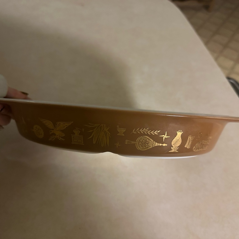 Brown/Gold Pyrex Casserole Dish